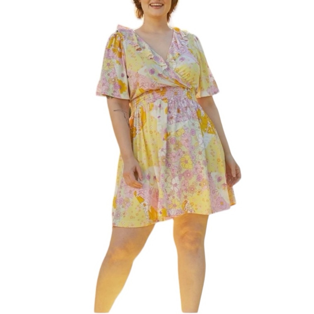 ModCloth Marvelous Flower Medley Surplice Dress | Size Medium - Picture 1 of 7